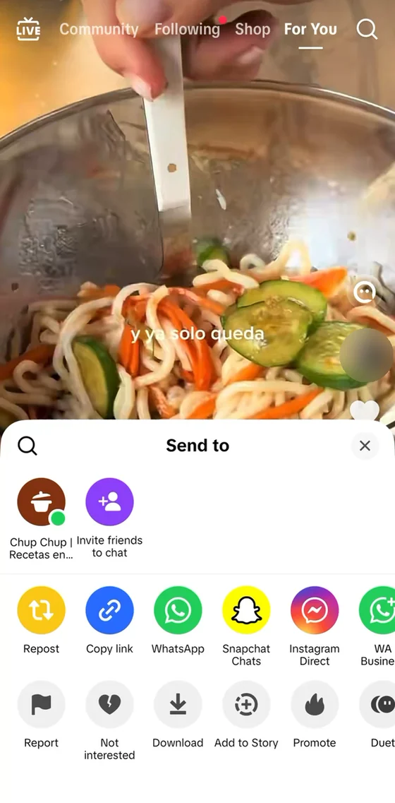 El menú de compartir de TikTok con ChupChup entre las opciones